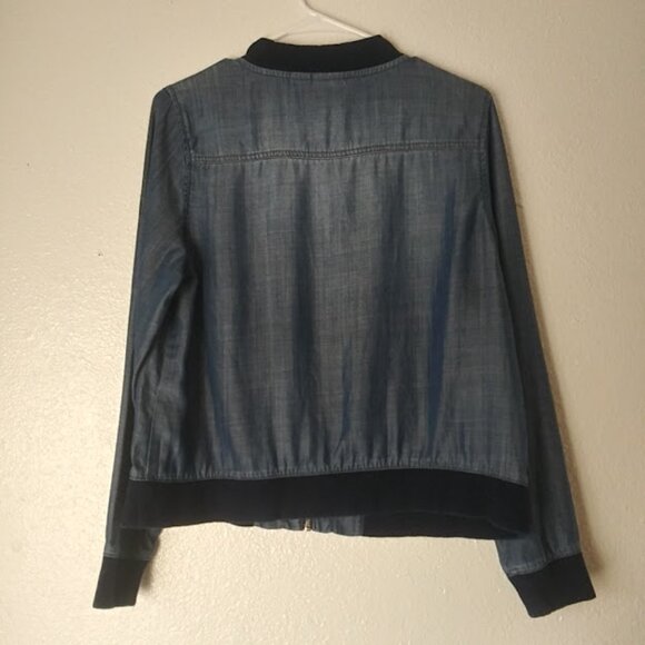 Chico's Zenergy women's size 1 Medium denim bomber jacket - Picture 4 of 14